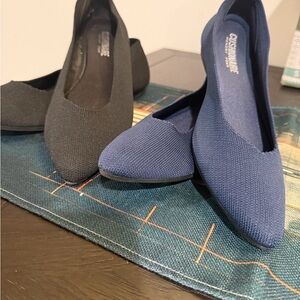 2 pair Cushionaire Memory Foam Casual Black and Blue Flats size 10